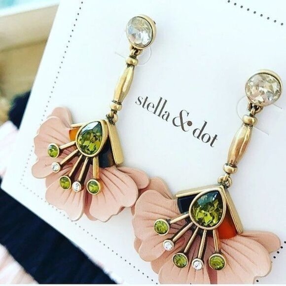 Stella & Dot Rory Floral Leather Earrings Blush - Brand New! - Picture 3 of 7